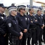 Cort convocará 130 plazas de policías y bomberos