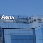 El Gobierno bajará un 11% las tasas aeroportuarias de Aena hasta 2021