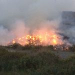 Gran incendio en el vertedero Es Milà de Menorca