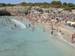 Turistas Baleares los empresarios se unen contra la ecotasa