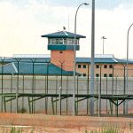 Condenan a un interno de la prisión de Palma por agredir a un funcionario mientras le cacheaban