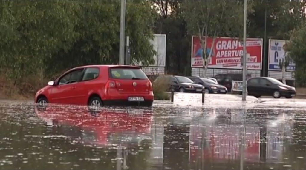 coche inundado
