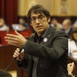 El conseller Iago Negueruela multa al alcalde José Hila