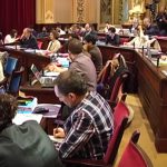Tragicomedia Podemos / El Parlament enfangado