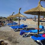 Denuncia contra el Ajuntament de Calvià por la ocupación abusiva de la playa de Illetes