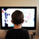 Uno de cada cinco niños de 6 años tiene televisión en su habitación