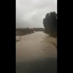 El torrente de Pina desborda e inunda la carretera de Algaida