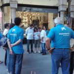 Los Voluntarios de 'la Caixa', primeros espectadores de la ruta cultural guiada por usuarios de Amadip