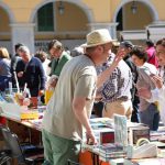 Las calles del centro de Palma se llenan de libros y rosas