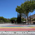 Eivissa pinta con los colores del arco iris un paso de cebra de la calle Canarias de Vila