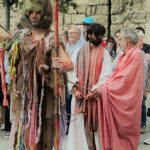 Cientos de personas asisten a la representación del Via Crucis en Palma