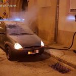 Un incendio calcina un coche en el barrio Son Ferragut de Palma
