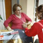 Cruz Roja pone en marcha un proyecto para prevenir el maltrato a las personas mayores