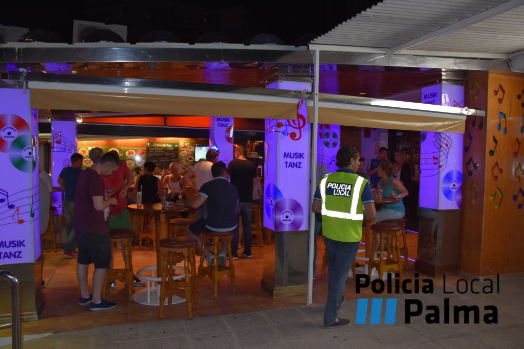 foto inspecciones Playa de Palma Policia