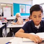 El Gobierno quiere una hora diaria de lectura en los colegios