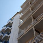 Balconing en Eivissa: británica de 22 años cae desde un segundo piso de madrugada
