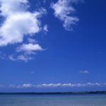 EL TIEMPO / Cielo poco nuboso y fuerte viento en Balears