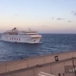El choque de un ferry en Las Palmas de Gran Canaria causa un vertido de tres kilómetros