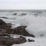 Fallece un norteamericano en Eivissa tras lanzarse al mar y no poder regresar por el oleaje