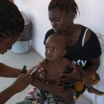 La Fundación la Caixa colabora en la vacunación de más de 4 millones de niños en África y Latinoamérica