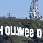 Celebran la legalización del cannabis en California modificando el letrero 'Hollywood'