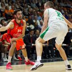 El Valencia Basket de Joan Sastre asalta el Buesa Arena de Vitoria