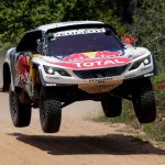Loeb y Price toman el liderato del Dakar en la segunda etapa