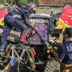Carlos Sainz abandona el Dakar al sufrir un vuelco en la cuarta etapa