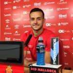Joan Sastre baja en el entrenamiento del Real Mallorca en Son Moix
