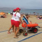 Cruz Roja cuenta con servicio de baño adaptado en 4 playas del litoral balear