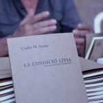 El escritor Carles M. Sanuy presenta el libro 'La condició lítia'