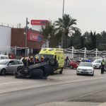Herida leve una mujer tras volcar su vehículo en Palma