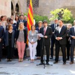 ...Y Puigdemont y todo su grupo en el Parlament firman conjuntamente la Ley del Referéndum