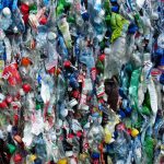 ¿Sabes qué pasa con los plásticos que usas cada día?