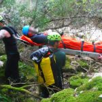 Rescatan a un hombre de 46 años que se lesionó mientras hacía barranquismo en el interior de Torrent de Coanegra