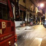 Un incendio en un bar de s'Arenal obliga a desalojar a unas 15 personas y deja un herido leve