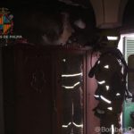 Los bomberos intervienen en una vivienda de Palma tras incendiarse dos maletas