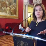 Fanny Tur censura el "ataque" del Gobierno contra las ayudas a comercios que rotulan en catalán