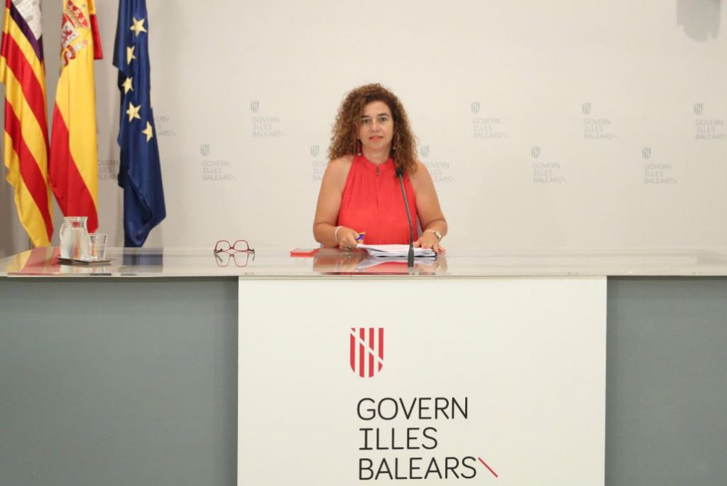 Pilar Costa, Govern balears
