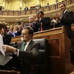 Jaque mate a Mariano Rajoy que no piensa dimitir