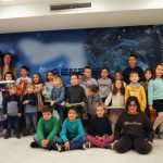 Los hijos del personal de EMAYA reciben los premios del concurso de dibujos navideños