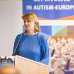 Rosa Estaràs encabeza la exposición de Autismo Europa en el Parlamento Europeo
