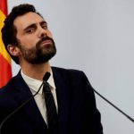 Torrent aplaza la investidura de Puigdemont "hasta garantizar su inmunidad"