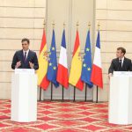 Macron y Sánchez centran su reunión en las políticas de migración