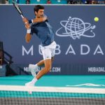 Novak Djokovic accede a semifinales arrollando a Raonic