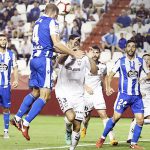 El Deportivo golea al Elche con hat-trick de Carlos Fernández (4-0)