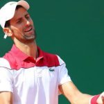 Djokovic arrolla en su primer partido en Roland Garros