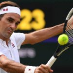 Federer salava dos bolas de partido ante Monfils en Madrid