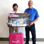 Guillem Boscana entrega el carnet de socio número 1.000 a Iberojet