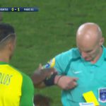 Suspendido el árbitro que propinó una patada a un futbolista del Nantes